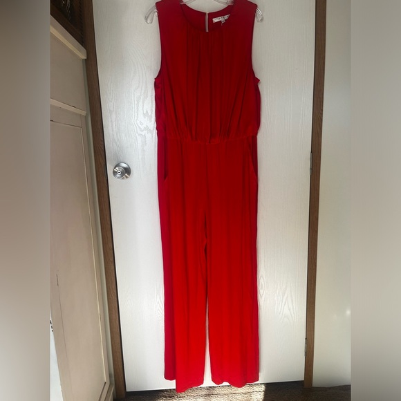 NWT Trina Turk Red Jumpsuit Size XL - Picture 3 of 12